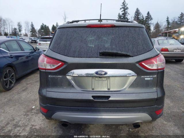 Ford Escape Titanium Image 14