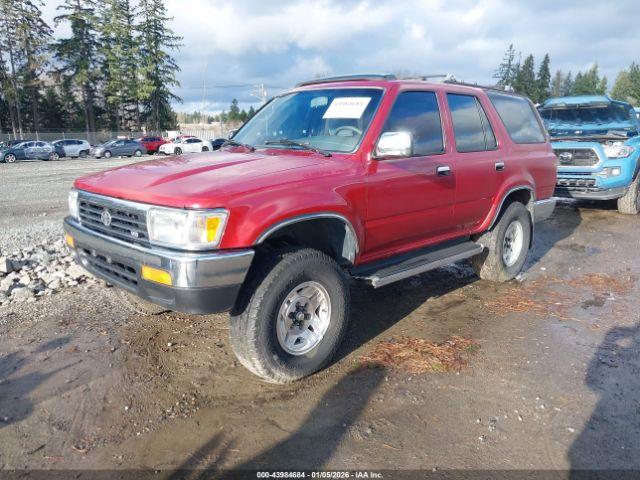 Toyota 4Runner Image 8