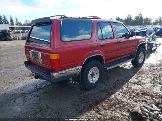 Toyota 4Runner Image 9