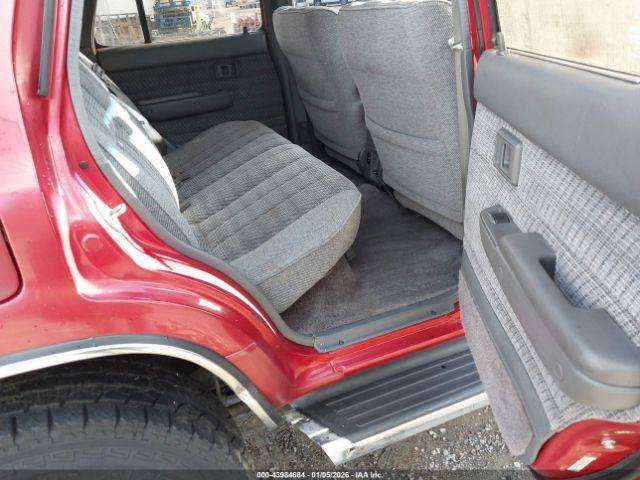 Toyota 4Runner Image 11