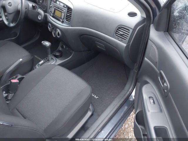 Hyundai ACCENT Se Image 8