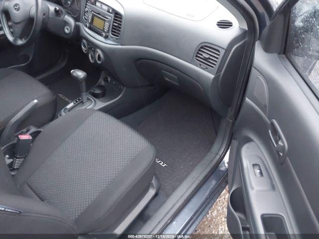 Hyundai ACCENT Se Image 8