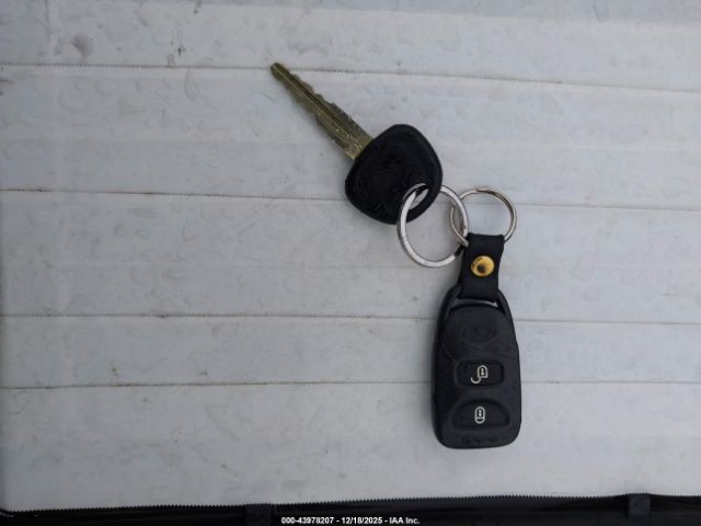 Hyundai ACCENT Se Image 12