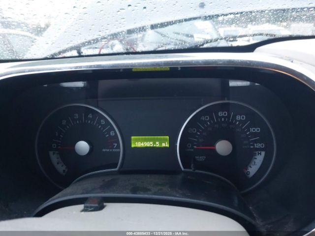 Ford Explorer Xlt Image 4