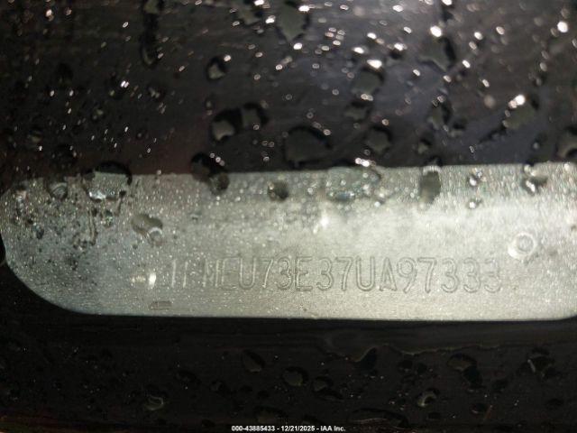 Ford Explorer Xlt Image 8