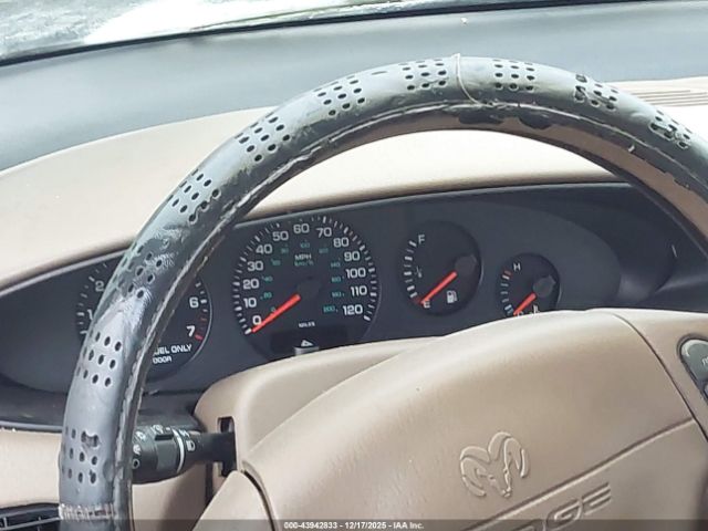 Dodge Stratus Image 8