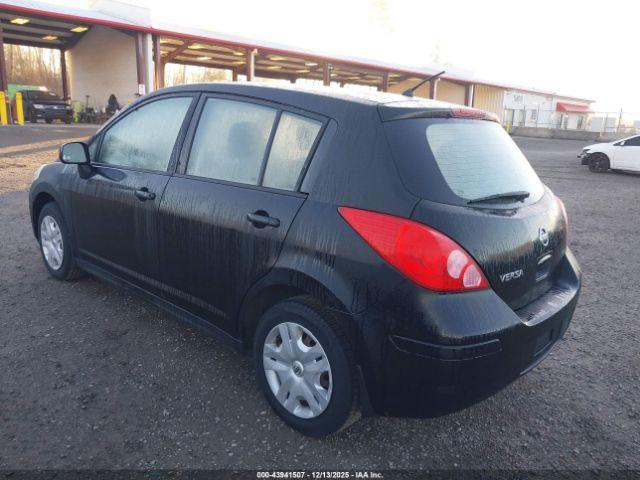 Nissan Versa 1.8s Image 11