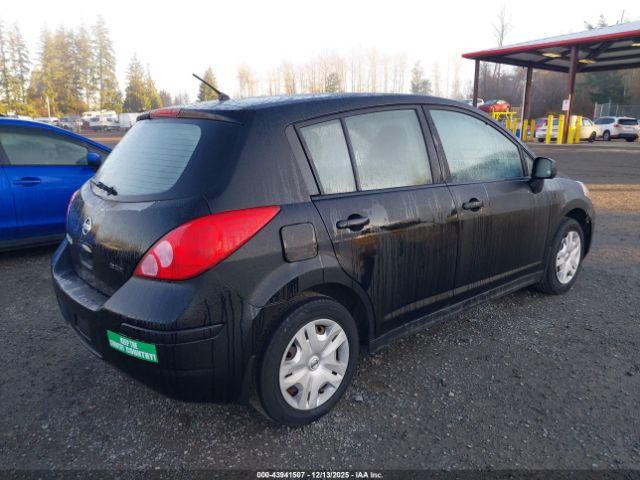 Nissan Versa 1.8s Image 13