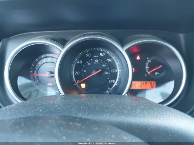 Nissan Versa 1.8s Image 4