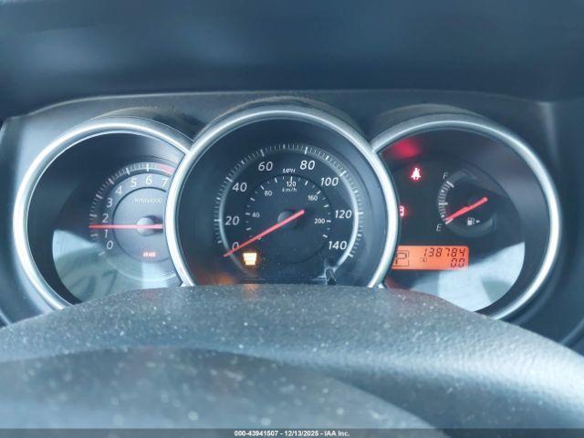 Nissan Versa 1.8s Image 4