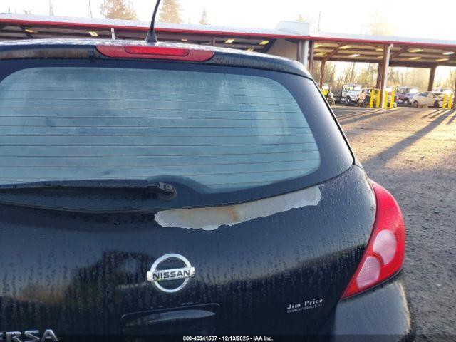 Nissan Versa 1.8s Image 2