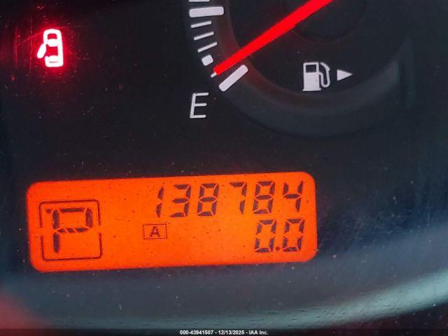 Nissan Versa 1.8s Image 12