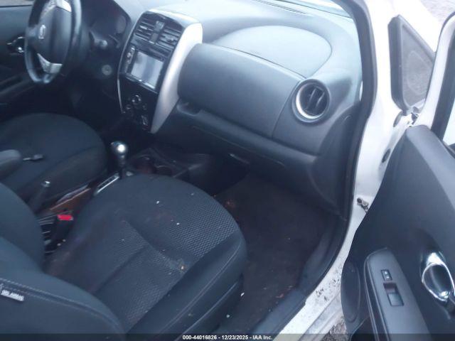 Nissan Versa Image 3