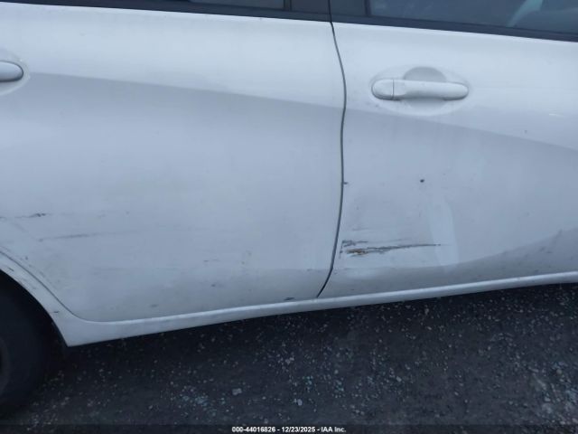 Nissan Versa Image 4