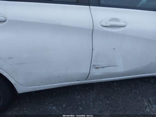 Nissan Versa Image 4