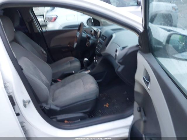 Chevrolet Sonic Ls Auto Image 3