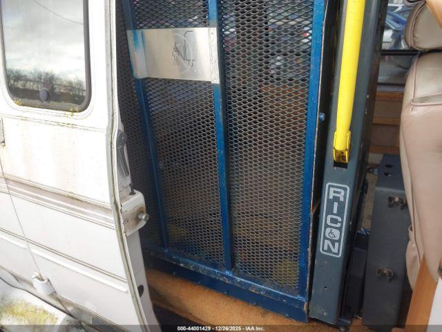 GMC Rally Wagon   Van G2500 Image 4