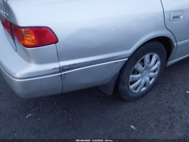 Toyota Camry Ce Image 2