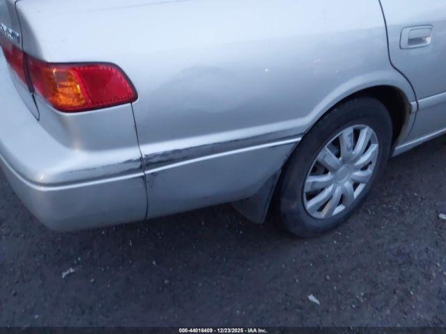 Toyota Camry Ce Image 2