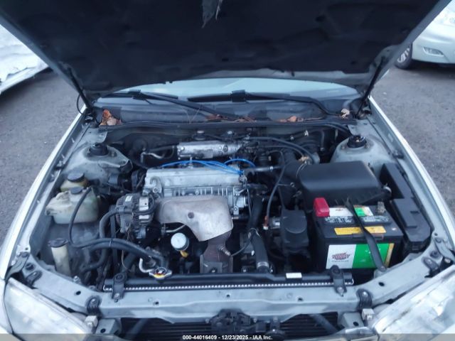 Toyota Camry Ce Image 8