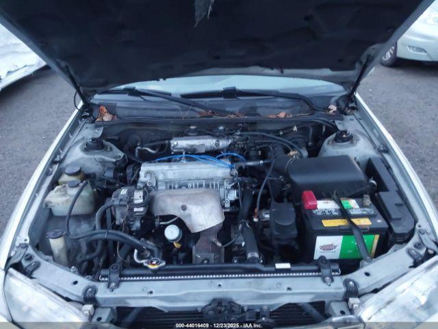 Toyota Camry Ce Image 8