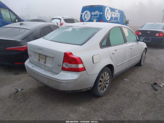 Volvo S40 2.4i Image 2