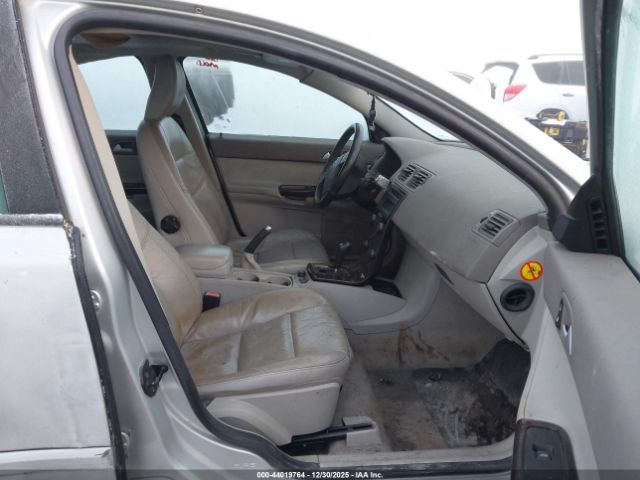 Volvo S40 2.4i Image 4