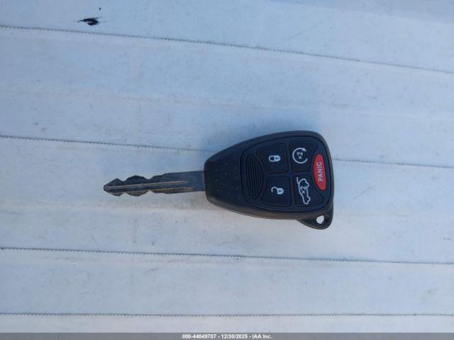 Dodge Avenger Image 10