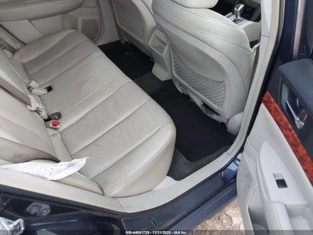 Subaru Outback 2.5i Limited Image 8