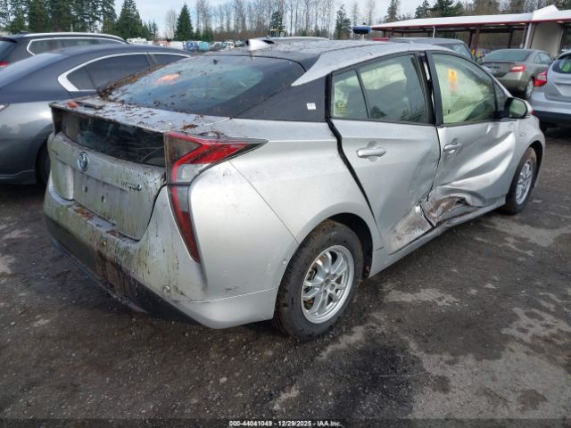 Toyota Prius Three Image 3