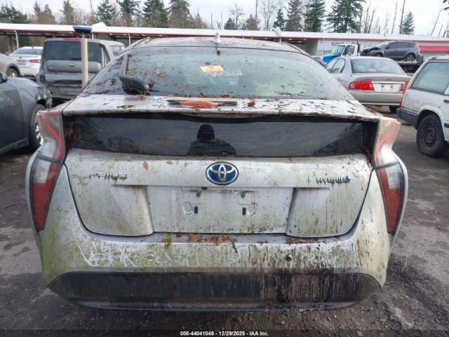 Toyota Prius Three Image 13