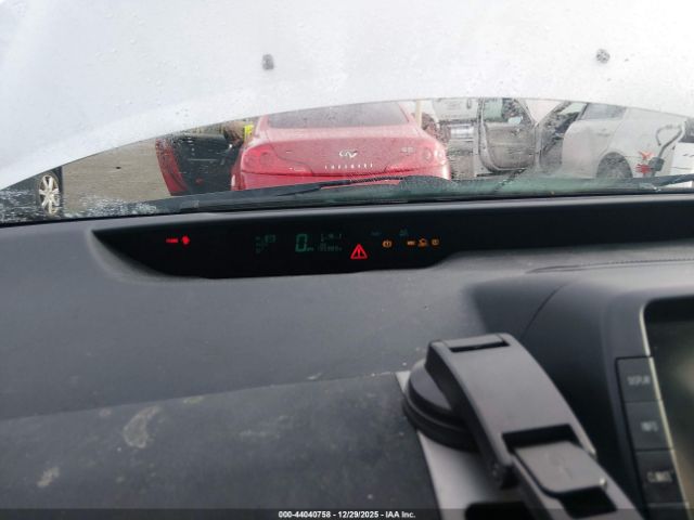 Toyota Prius Touring Image 2