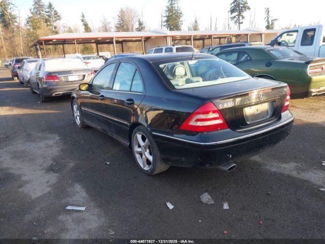 Mercedes-Benz C-Class Sport Image 8