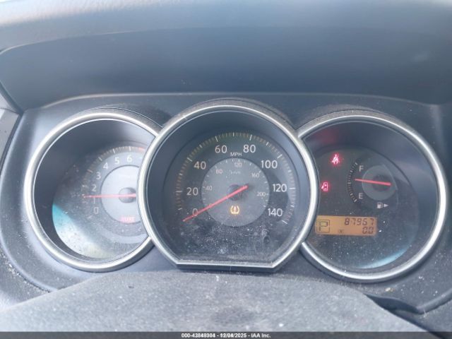 Nissan Versa 1.8s Image 6