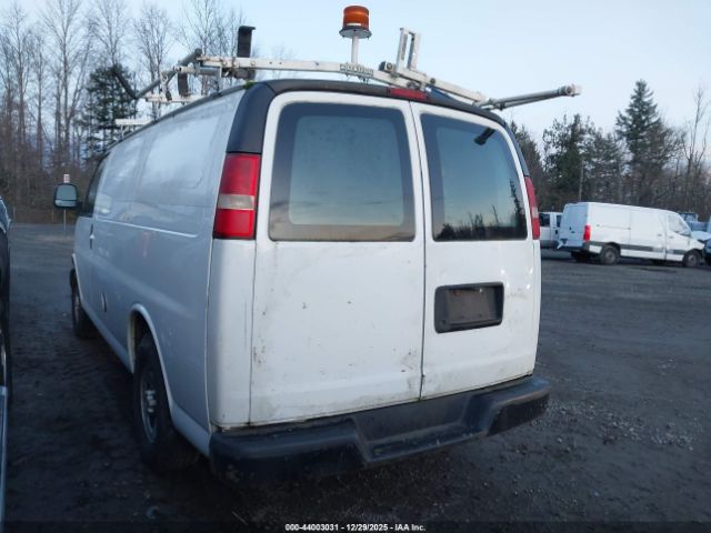Chevrolet Express Work Van Image 4