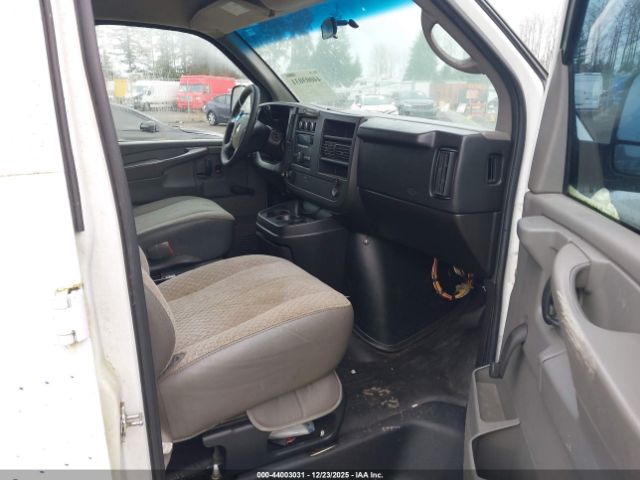 Chevrolet Express Work Van Image 20