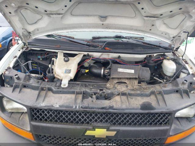 Chevrolet Express Work Van Image 10