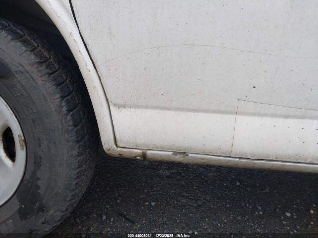 Chevrolet Express Work Van Image 8