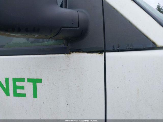 Chevrolet Express Work Van Image 19