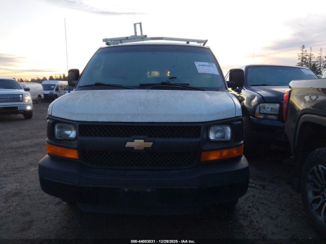 Chevrolet Express Work Van Image 2