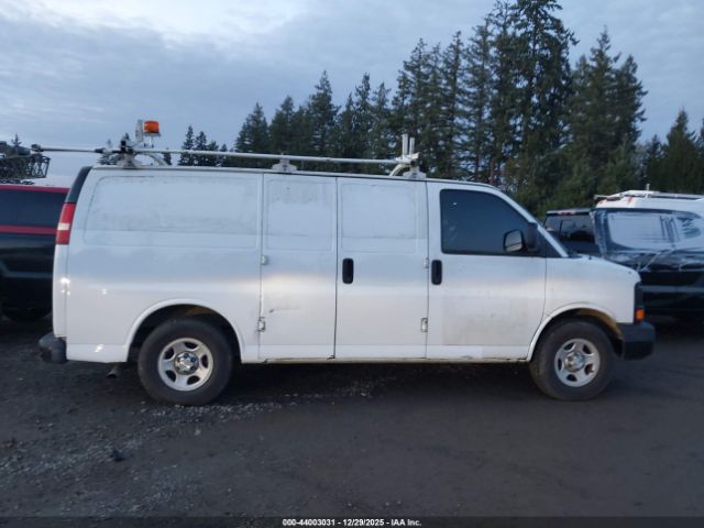 Chevrolet Express Work Van Image 17