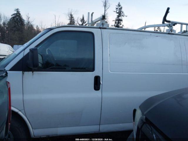 Chevrolet Express Work Van Image 11