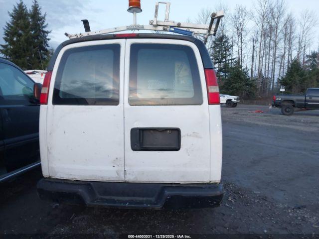 Chevrolet Express Work Van Image 16