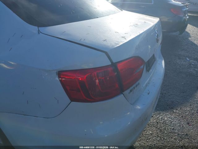 Volkswagen Jetta 2.0l Tdi Image 14