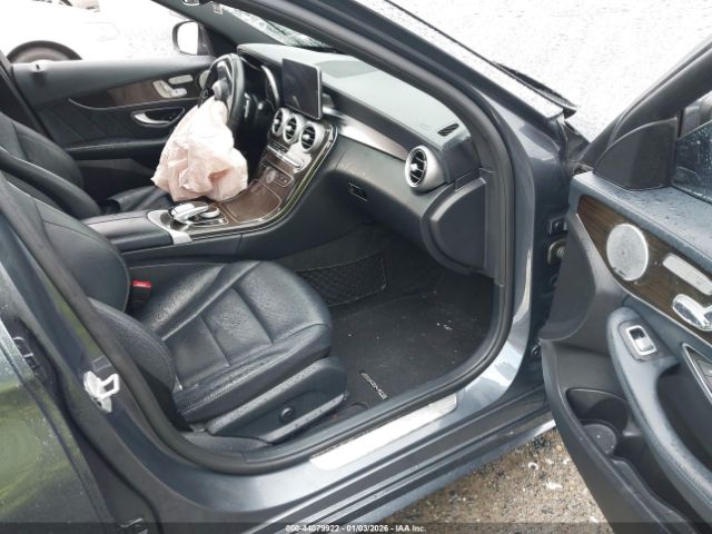 Mercedes-Benz C-Class Sport Image 9