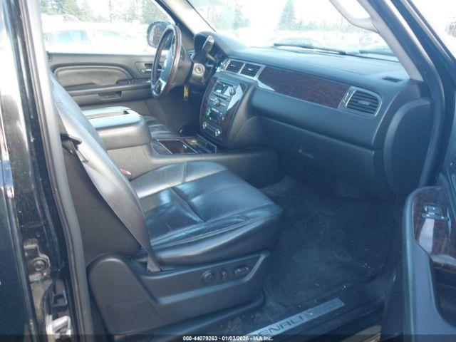 GMC Yukon Denali Image 3