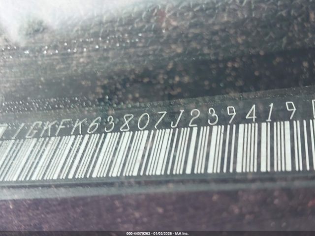 GMC Yukon Denali Image 8