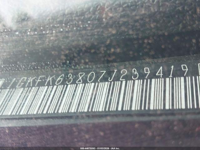 GMC Yukon Denali Image 8