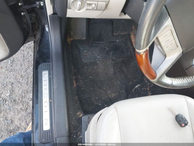 Lincoln Zephyr Image 12