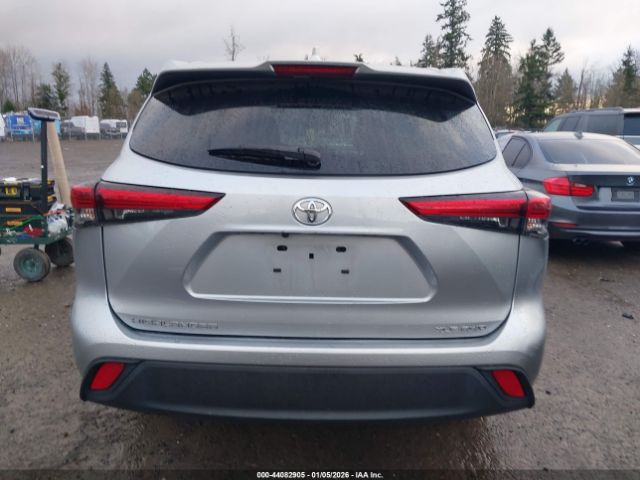 Toyota Highlander Xle Image 2